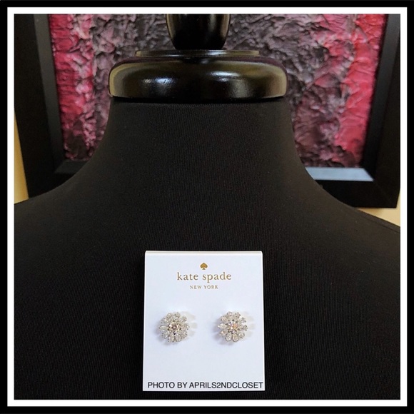 ❌SOLD❌KATE SPADE CRYSTAL BOUQUET EARRINGS - Picture 4 of 8